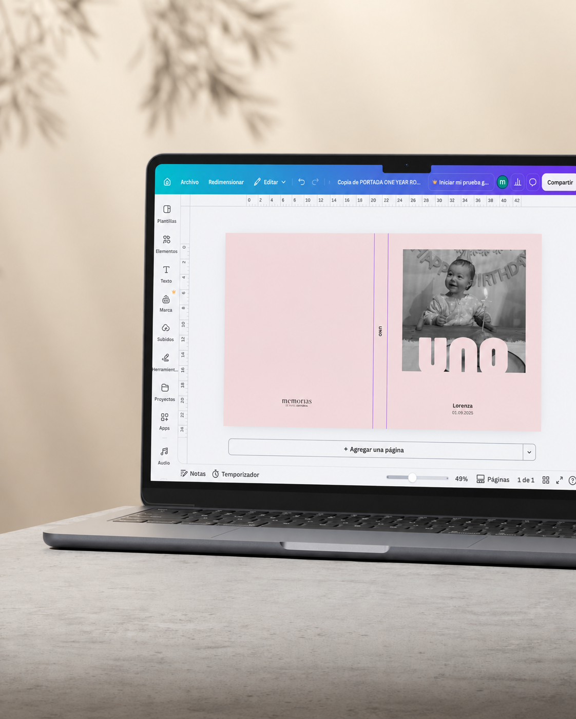 Plantilla photobook en Canva |  1 Año Rosado